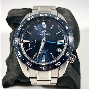 Grand Seiko SBGE255 - 40.5mm blue dial GMT